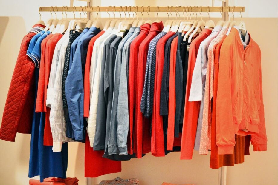 Como comprar roupas gastando pouco